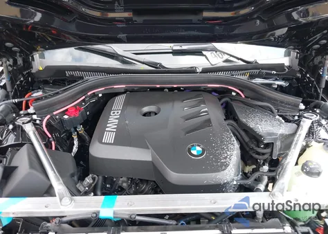 2025 BMW X3 30 xDrive z USA, uszkodzony, nr VIN 5UX53GP09S9032647